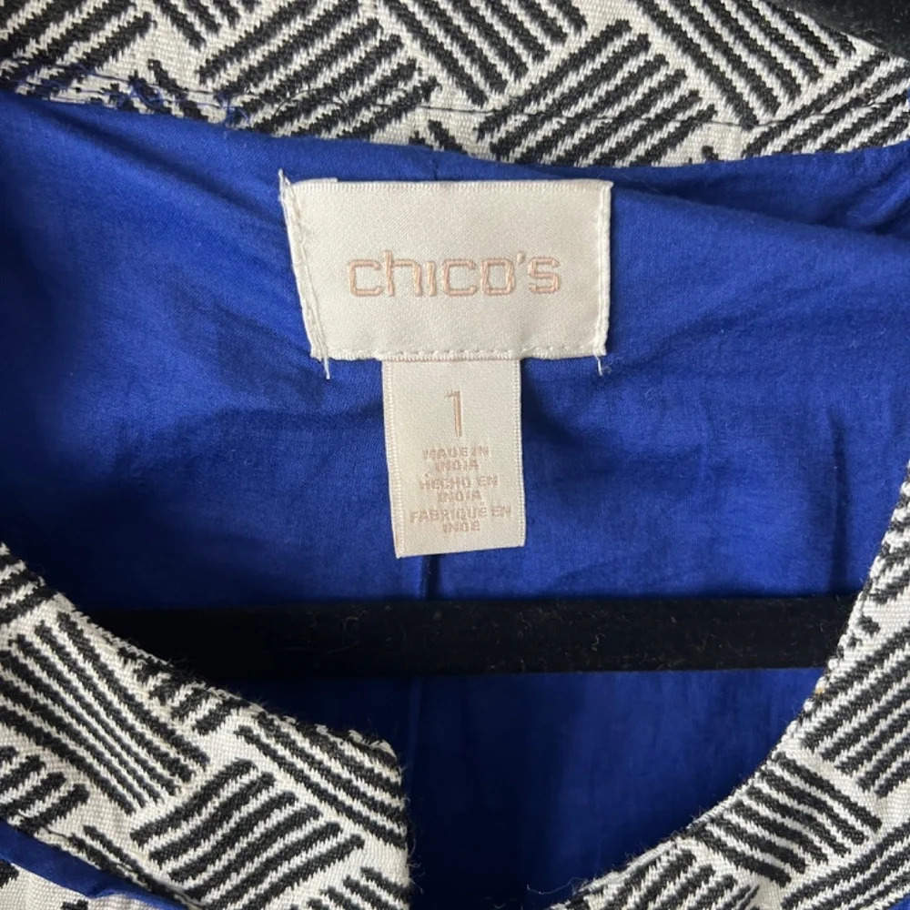 Chico's Artisan Jacquard Blocked Pattern Black/Blue Jacket Size Medium EUC - Picture 3 of 7